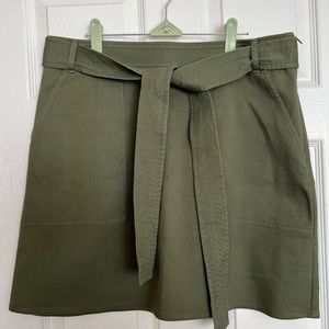 Cute skirt size 14 Banana Republic